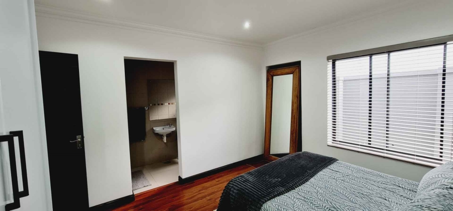 5 Bedroom Property for Sale in Baronetcy Estate Western Cape